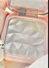 Pure Heavenly Blushing Queens Highlighter Palette