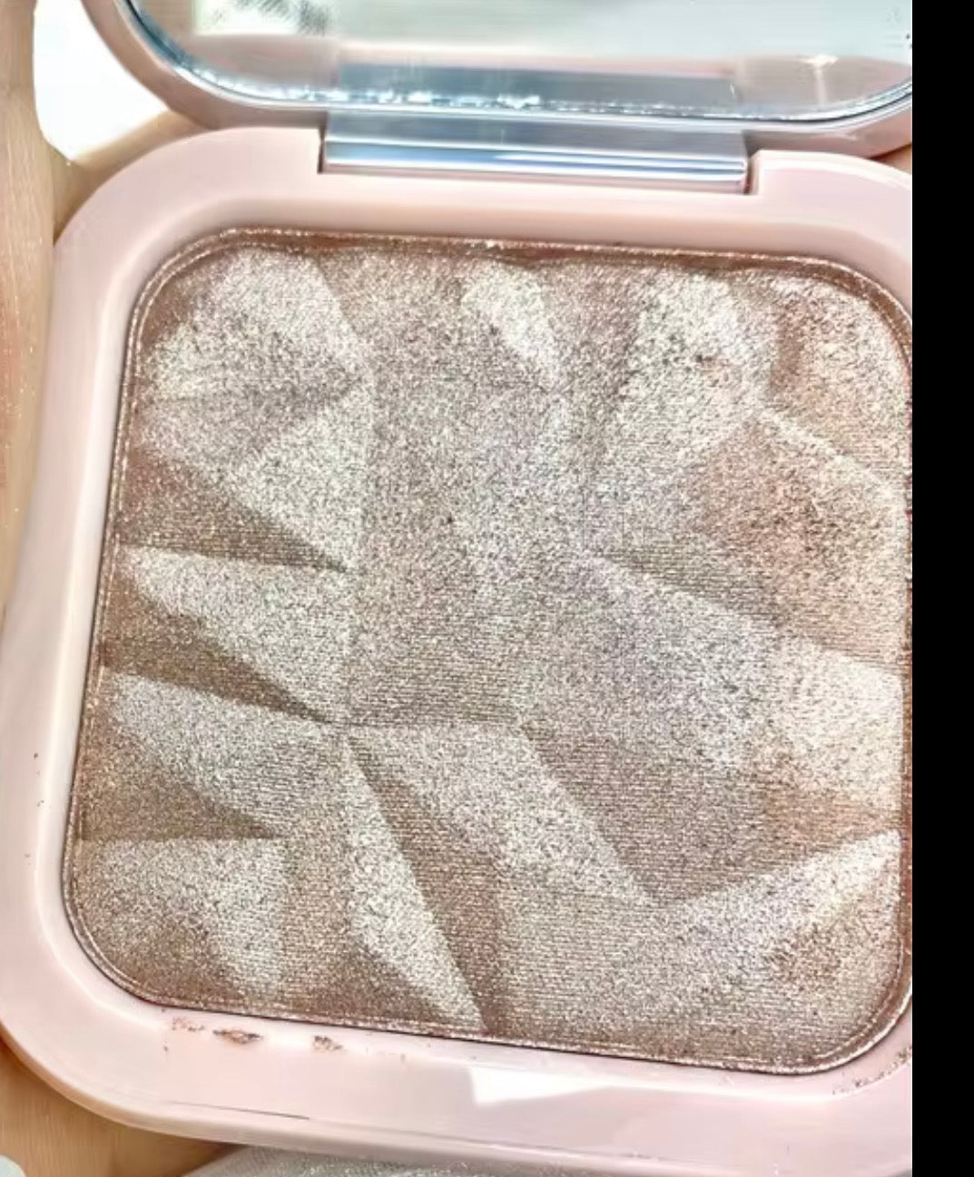 Pure Heavenly Blushing Queens Highlighter Palette
